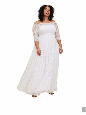Bnwt Torrid size 22 Off-Shoulder White Lace Maxi Wedding dress